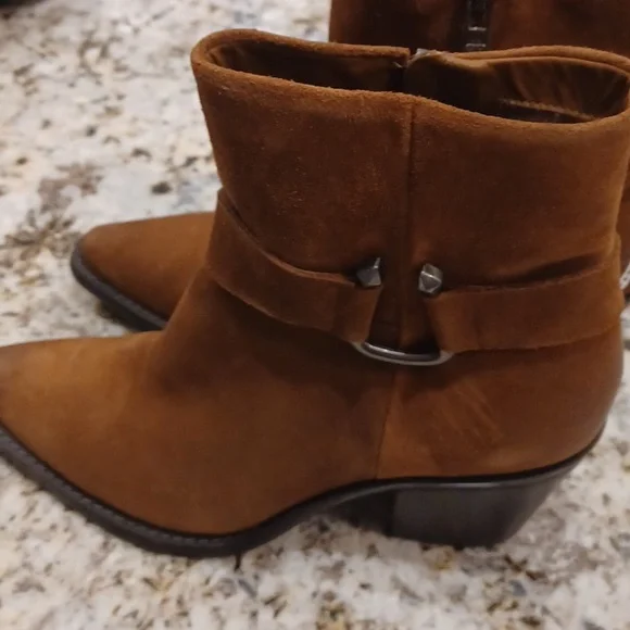 NEW Antonio Melani Tabbie Oiled Suede Mid Heeled Western Buckle Bootie Pecan Pie